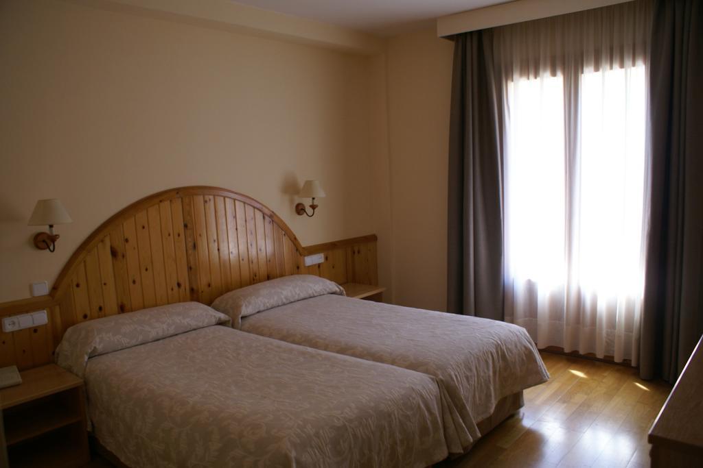 Hotel Estanys Blaus Tavascan Chambre photo