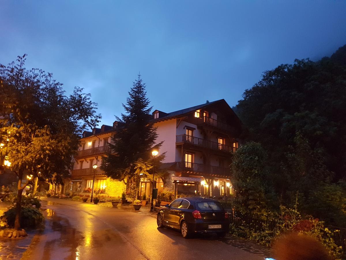 Hotel Estanys Blaus Tavascan Extérieur photo
